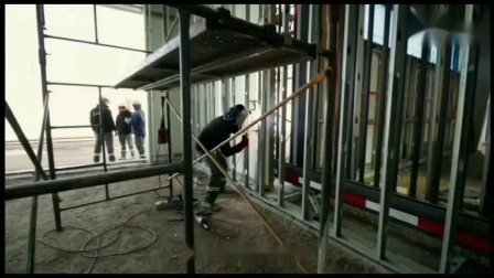 Salle d'exposition de voitures en acier de construction Salle d'exposition d'usine de réparation de voitures avec entrepôt en acier à ossature en acier